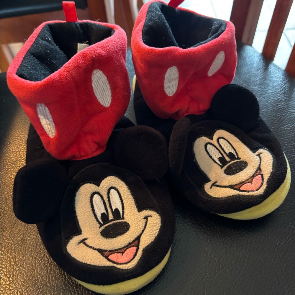 Mickey Mouse slippers 11/12